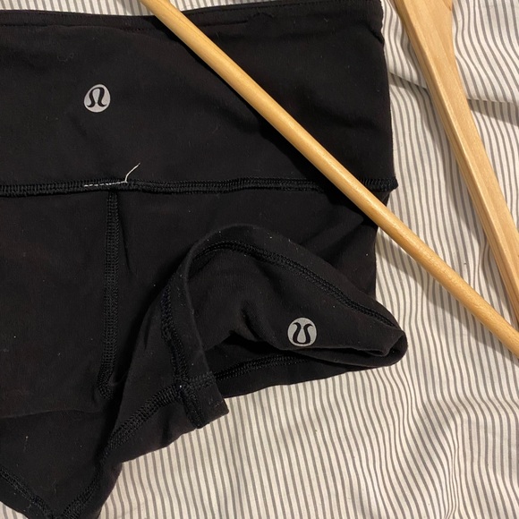 Lulu lemon wunder shorts - Picture 4 of 6
